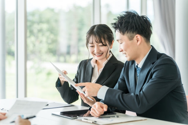 研修や講習会でタブレットを使うイメージ